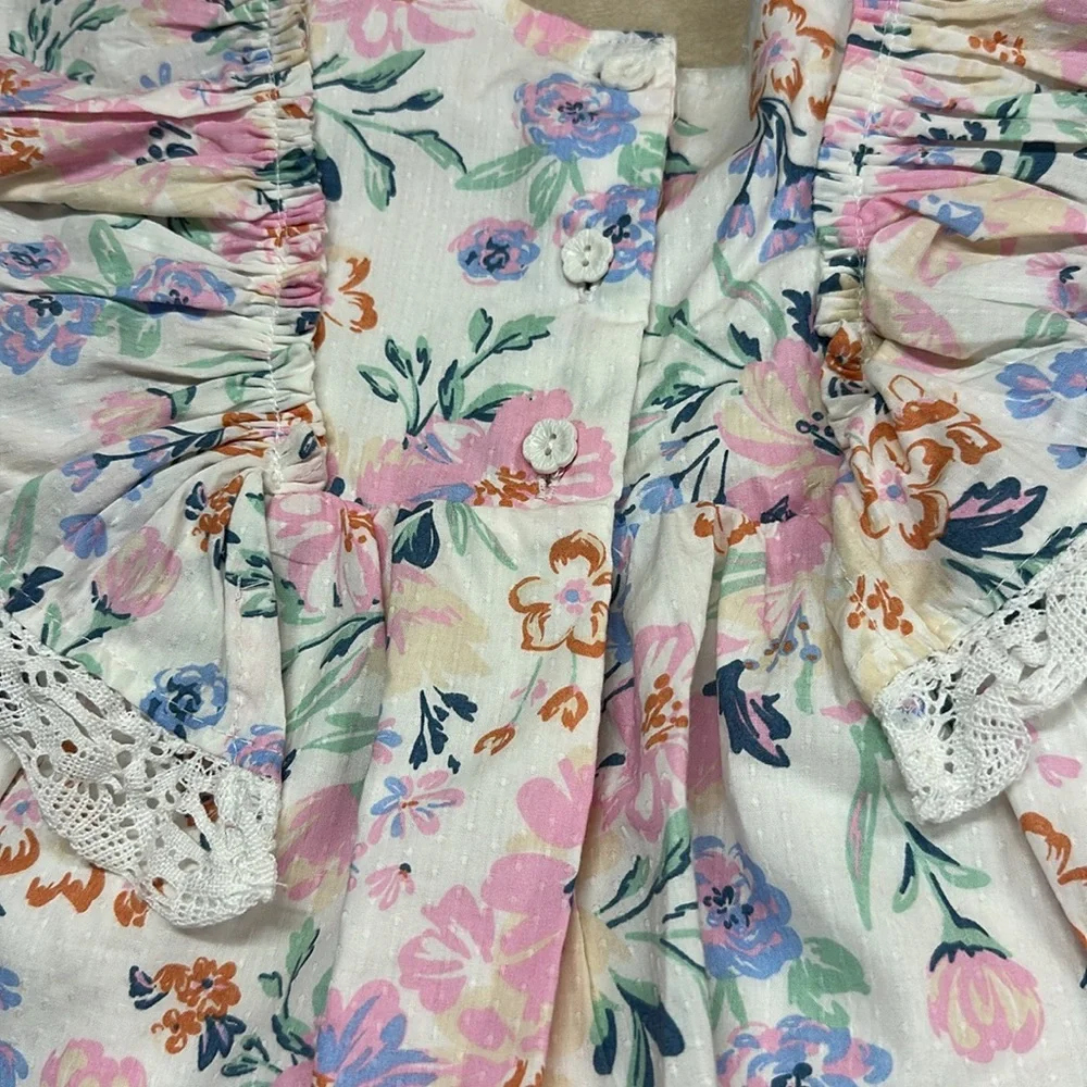 Cupcakes and Cashmere Two Piece Floral Short Set Ruffles & Lace XS Girls 4 EUC